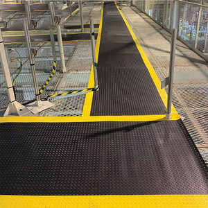 Best Selling Cheap Waterproof Anti Slip PVC Flooring / Indoor Outdoor PVC Plastic Garage Flooring